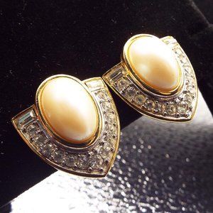 RICHELIEU FAUX PEARL & SETS GOLDEN SHEILD SHAPE PIERCED EARRINGS 20